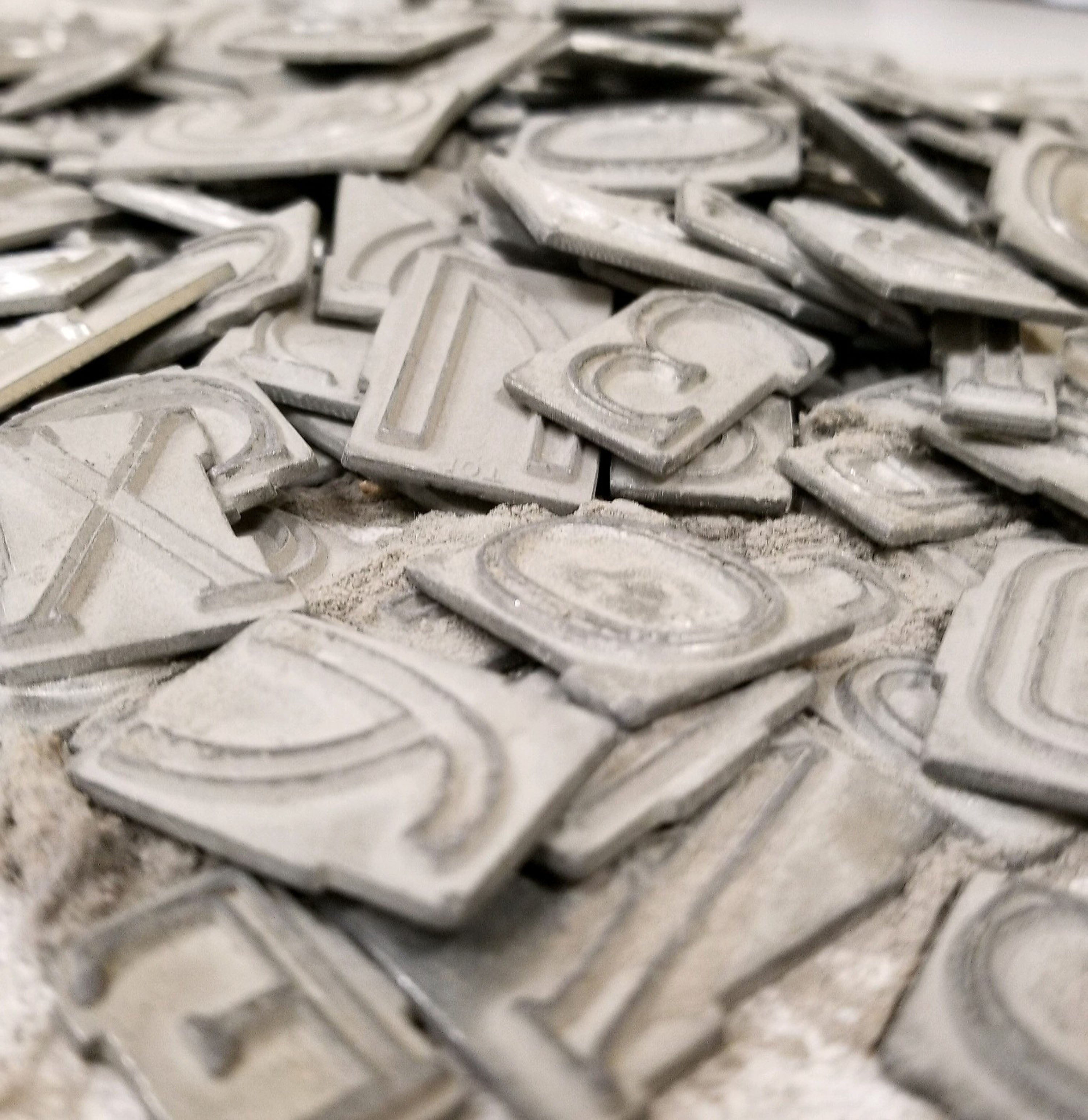 Emert International Monument Wholesaler Sandblast Letters and Numbers